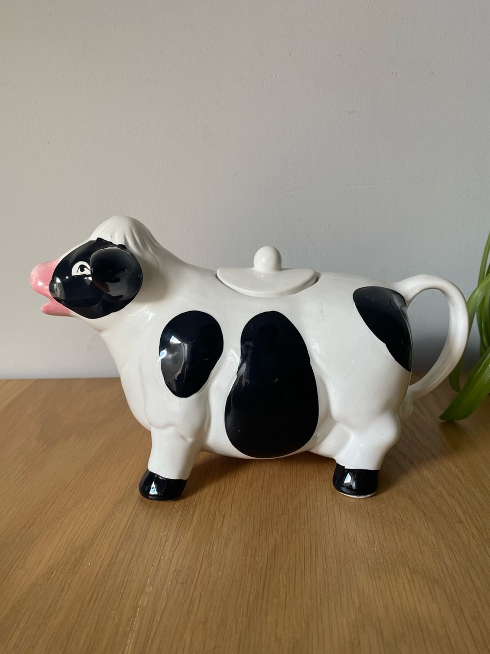 Vintage Ceramic Cow Teapot Farmhouse Country Kitchen Decor ๐ฎ - Picture 6 of 12